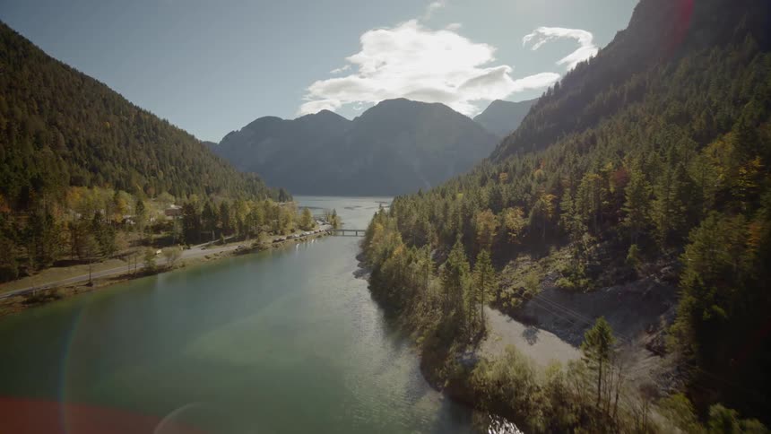 A river runs through a mountain valley