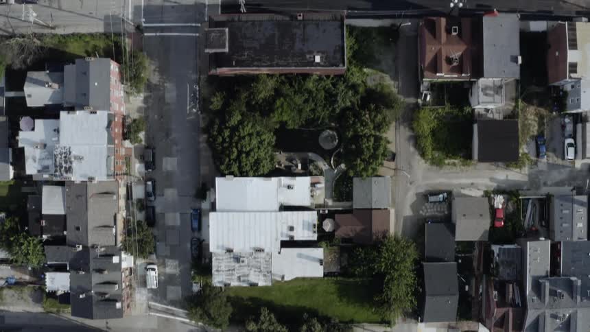 Roofs of multistory buildings and streets
