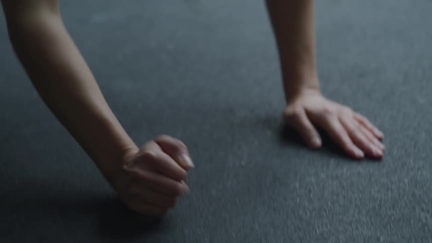 Woman working out on a gym