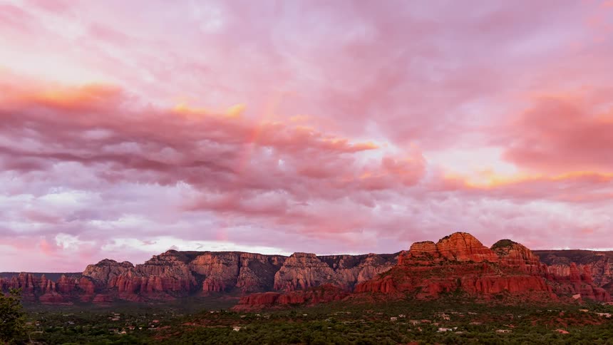 Clouds roll over the rocks
