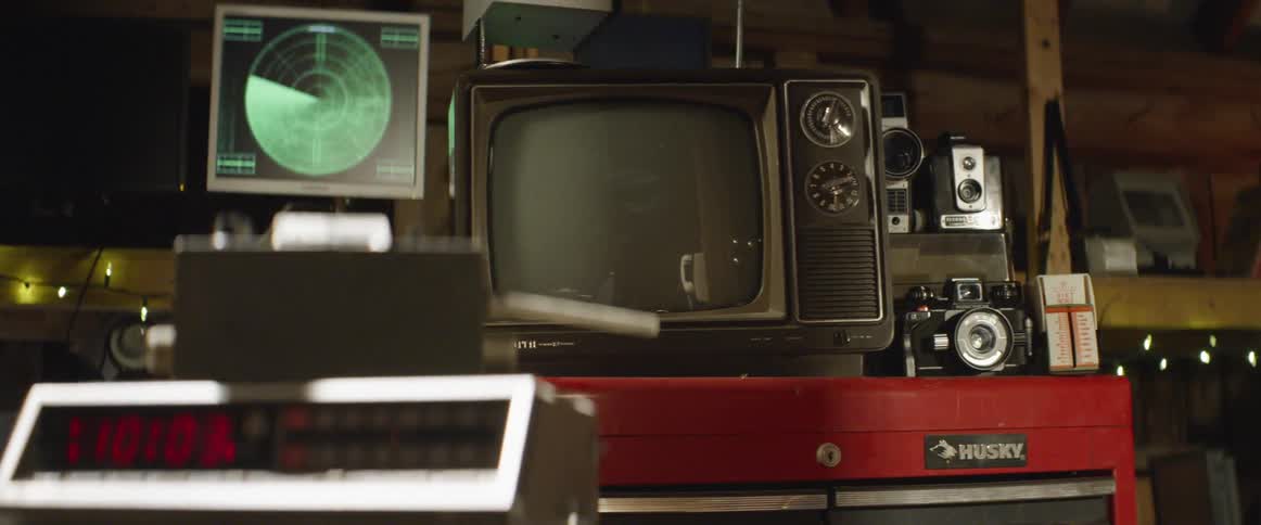 A green radar displaying on the monitor