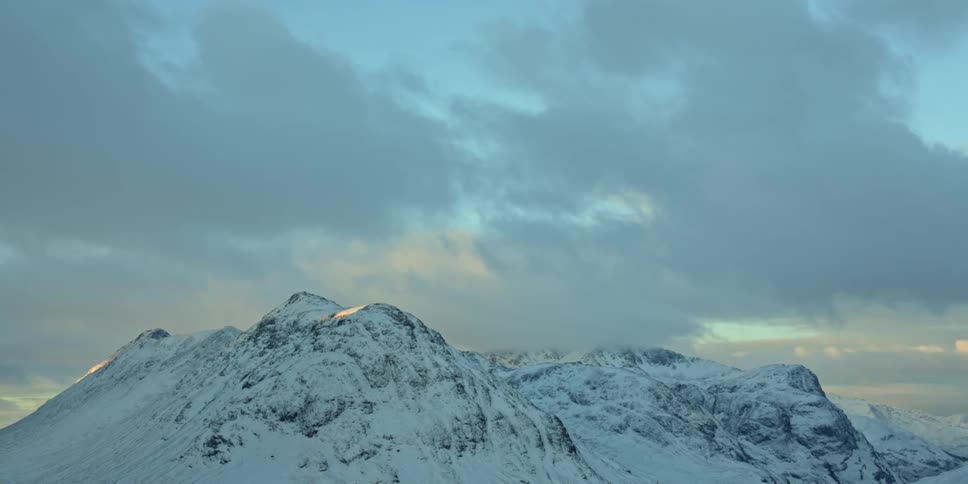 Landscape view of a snowy mountain