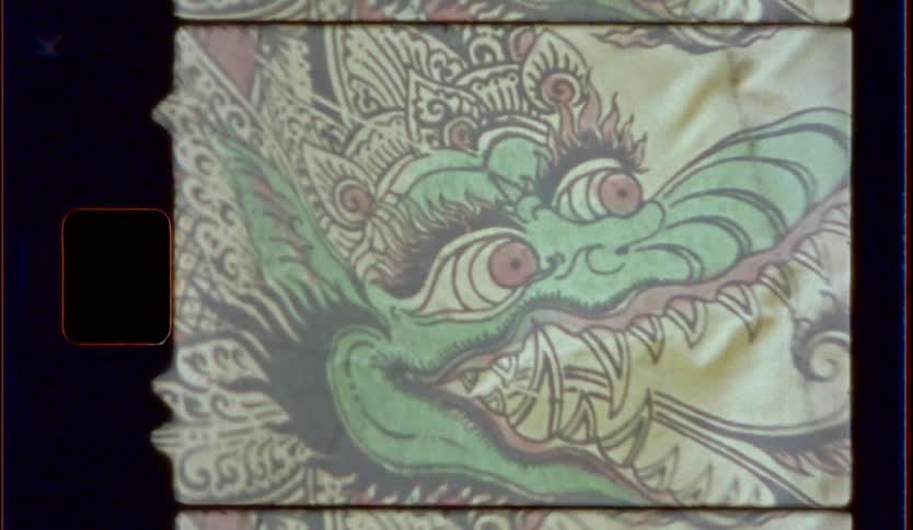 A zoomed view of a dragon flag