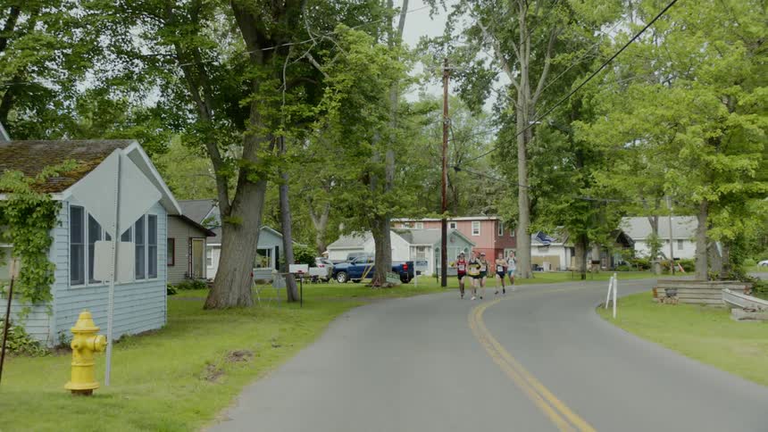 People run together in the street