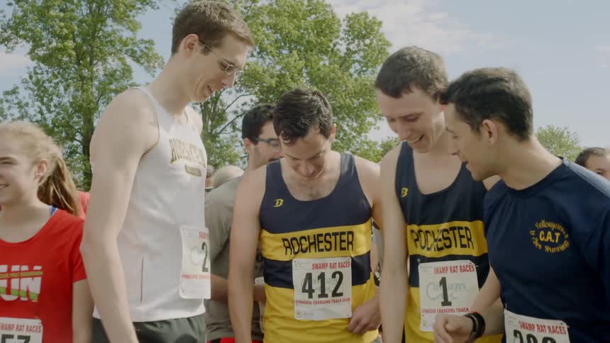 People get ready before running a marathon on a sunny day