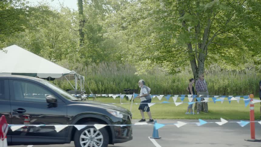 A man finishes the race on his own