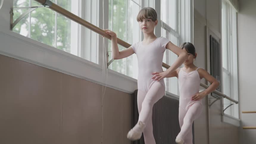 A group of girl dancing