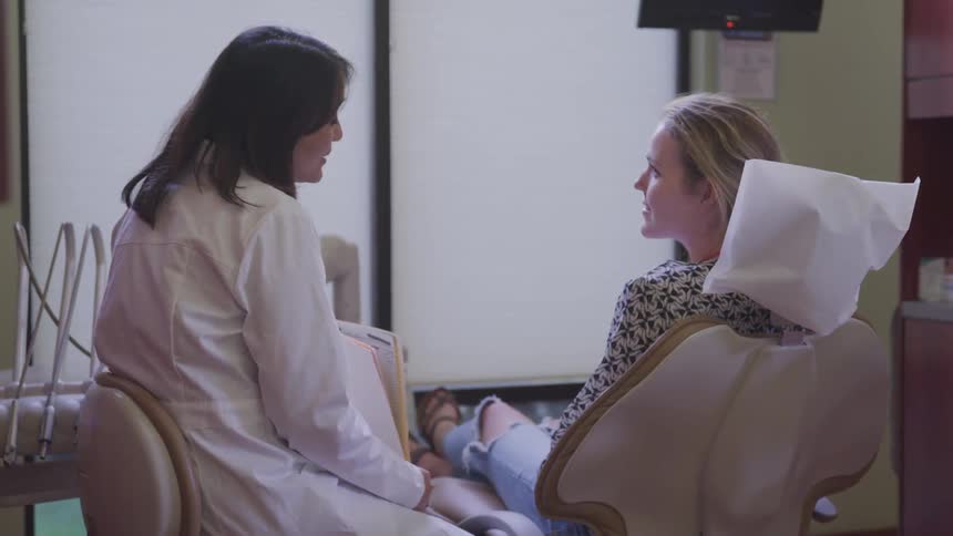 Female patient consult to the doctor