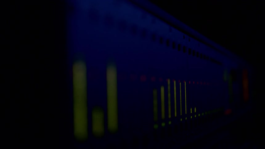 A oscilloscope displaying values as lights hot and cold