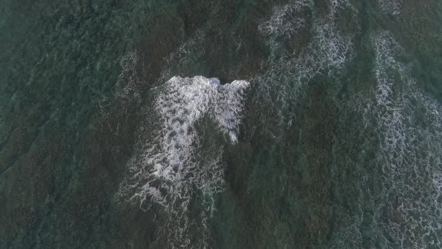 Rolling waves viewed from above