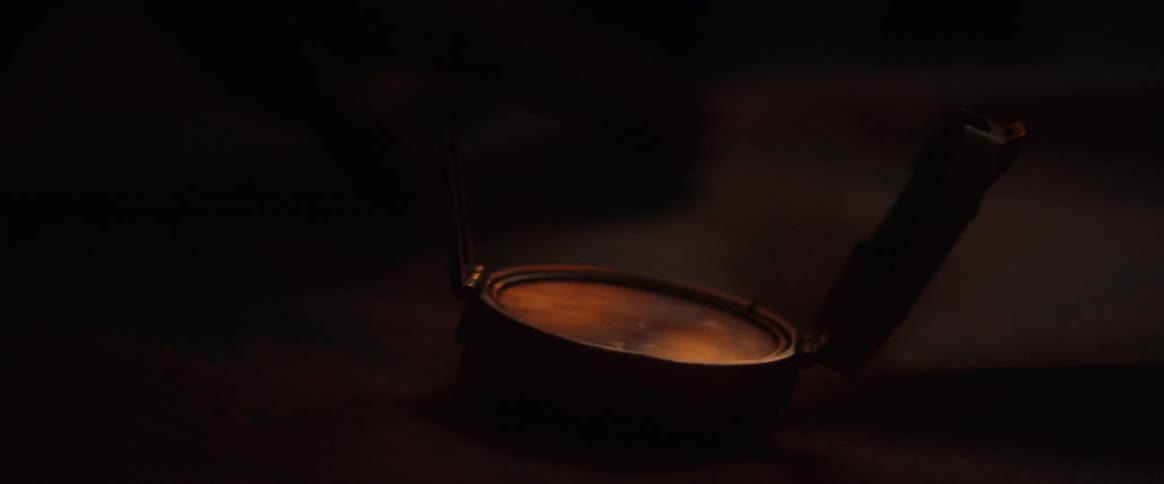 Abstract footage of a dim light