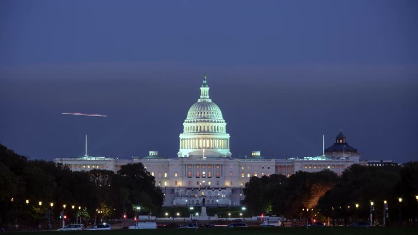 Night falls on the us capitol building