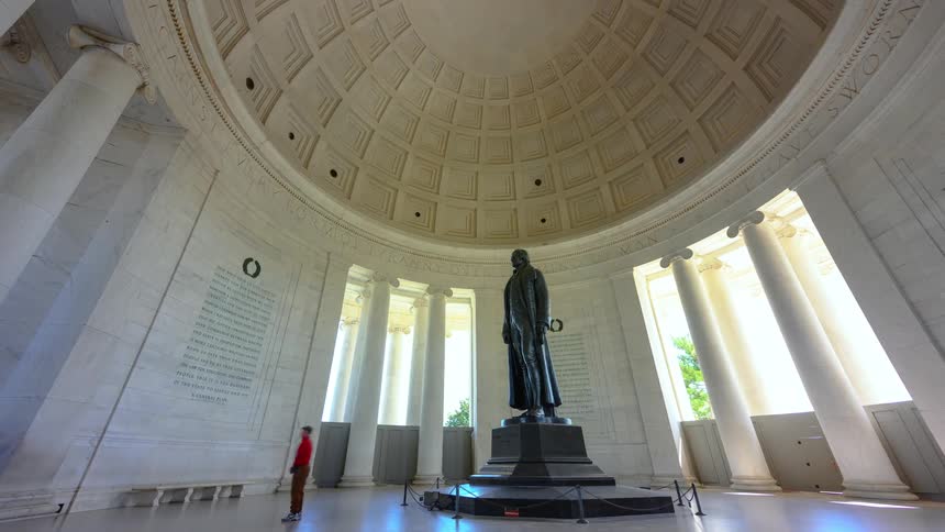 The thomas jefferson memorial in washington dc