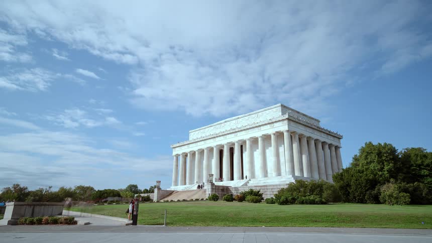The lincoln memorial in washington dc