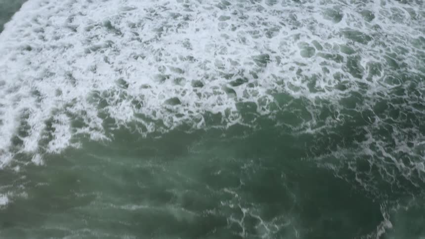 The waves of the ocean