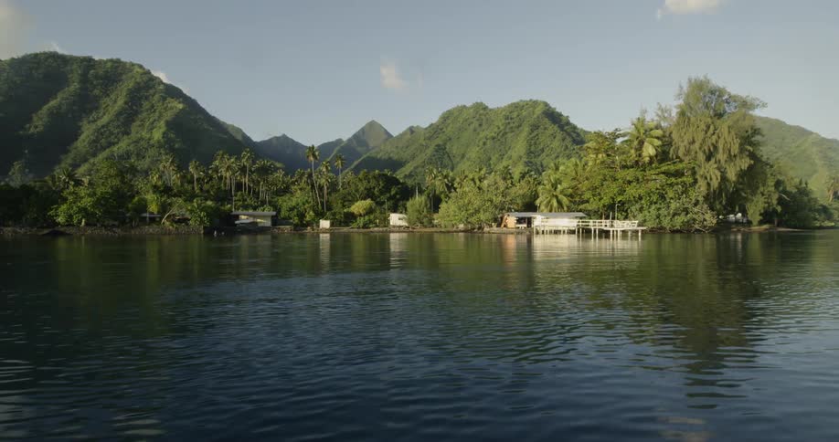 Landscape view of houses on the lake