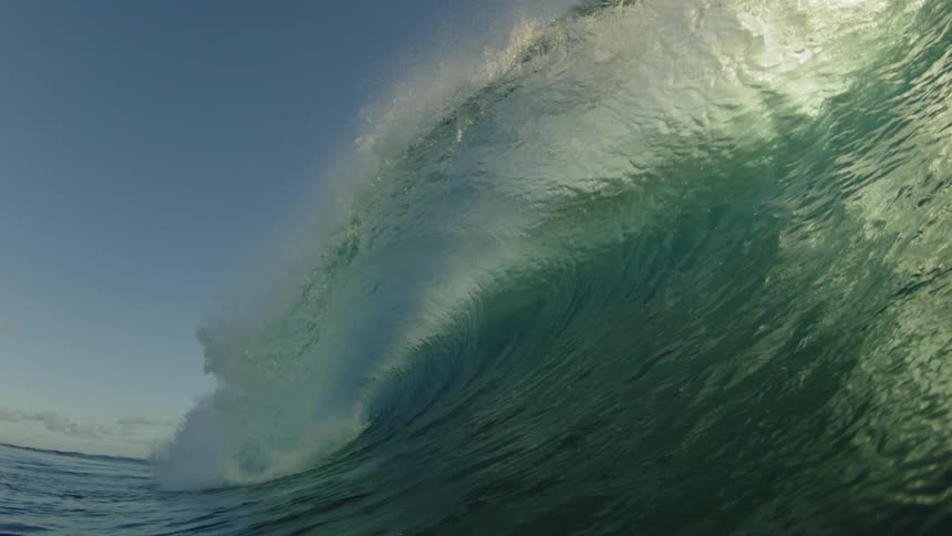 shallow reef barreling wave