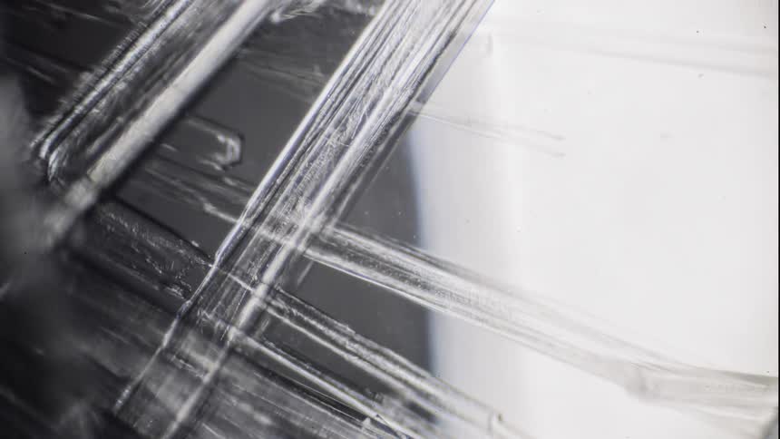 Sodium Acetate creates ice like crystals in water