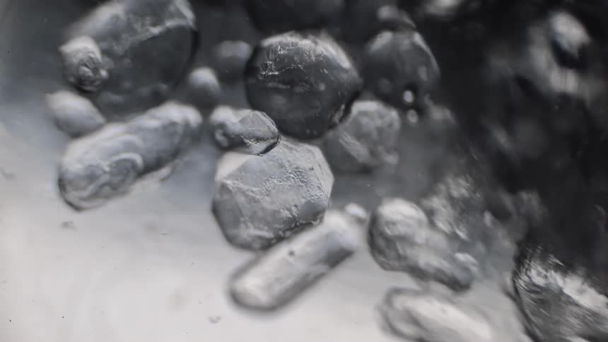 Liquid moves around sodium crystals