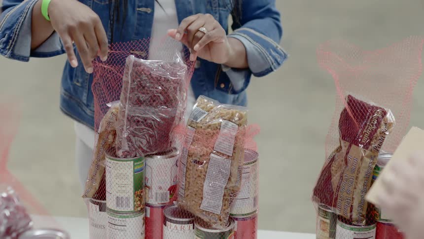 Creating bags of food