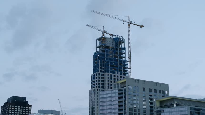 Aerial view of building construction in Chicago