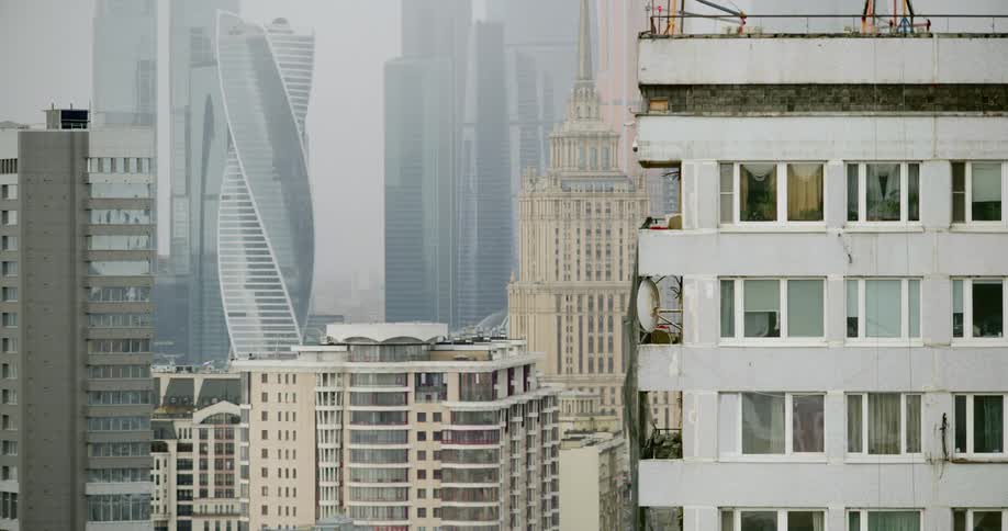 The fog rolls through the city