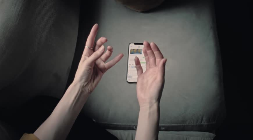 A woman hands with her fingers moving