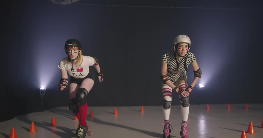 Two women preparing to start a race
