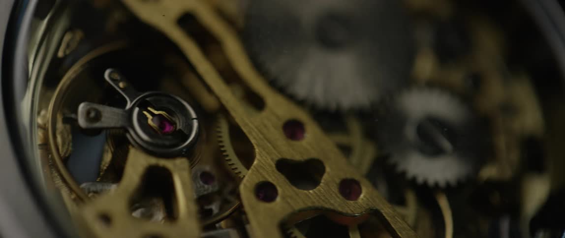 Inner workings of pocket watch spin