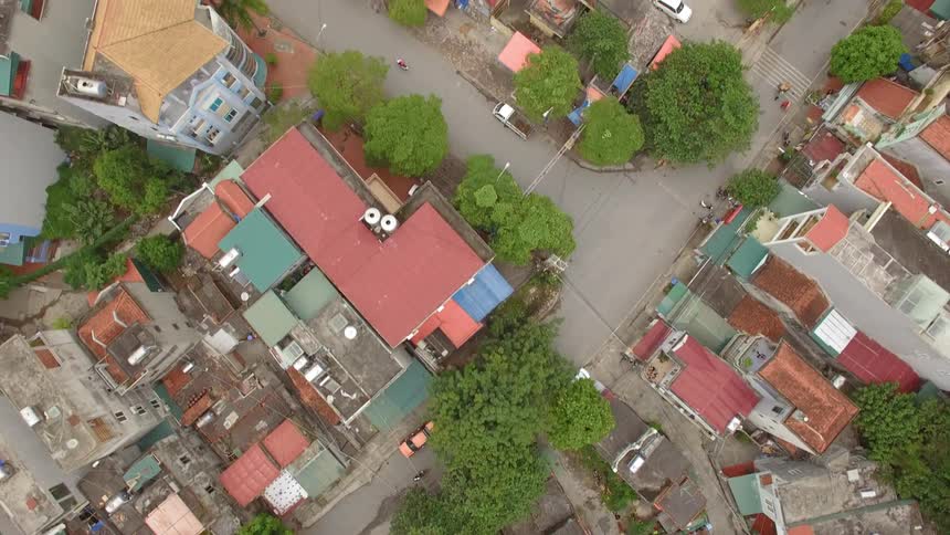 A network of roads through a neighborhood during the day