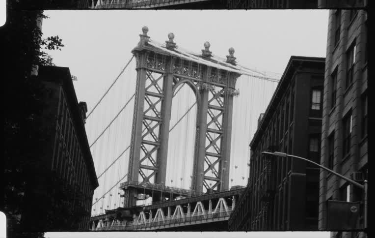View down the street toward the manhattan bridge