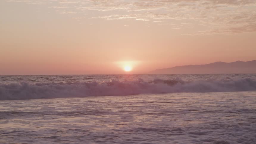 Waves crashing to the shore