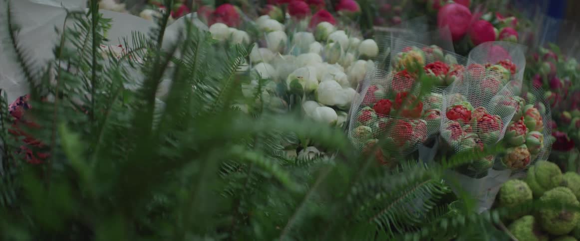 Bouquets of flowers in a flower shop