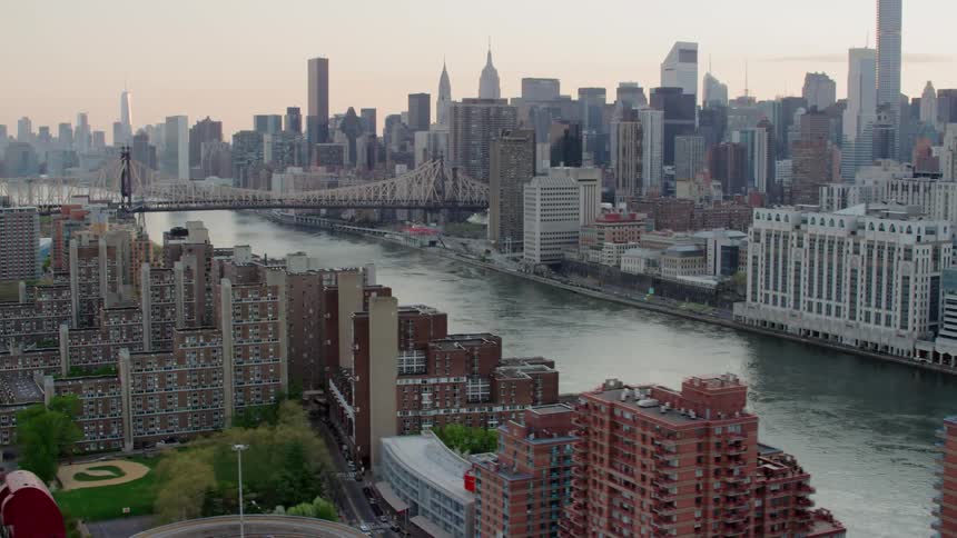 A river runs through the middle of a large city
