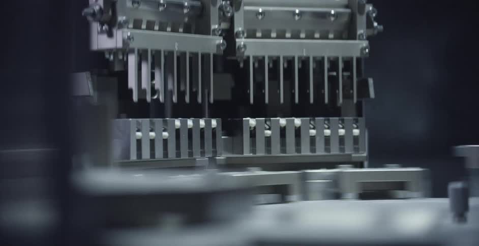 Automatic assembly line machine