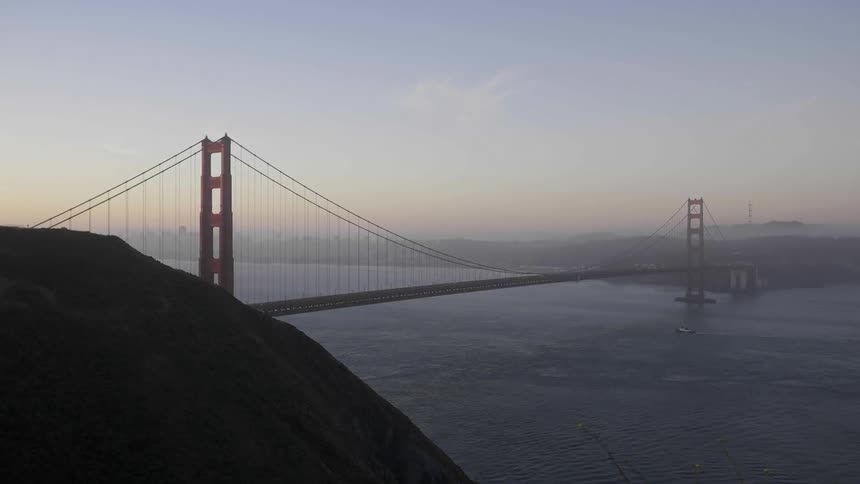 The golden gate bridge on a hazy day