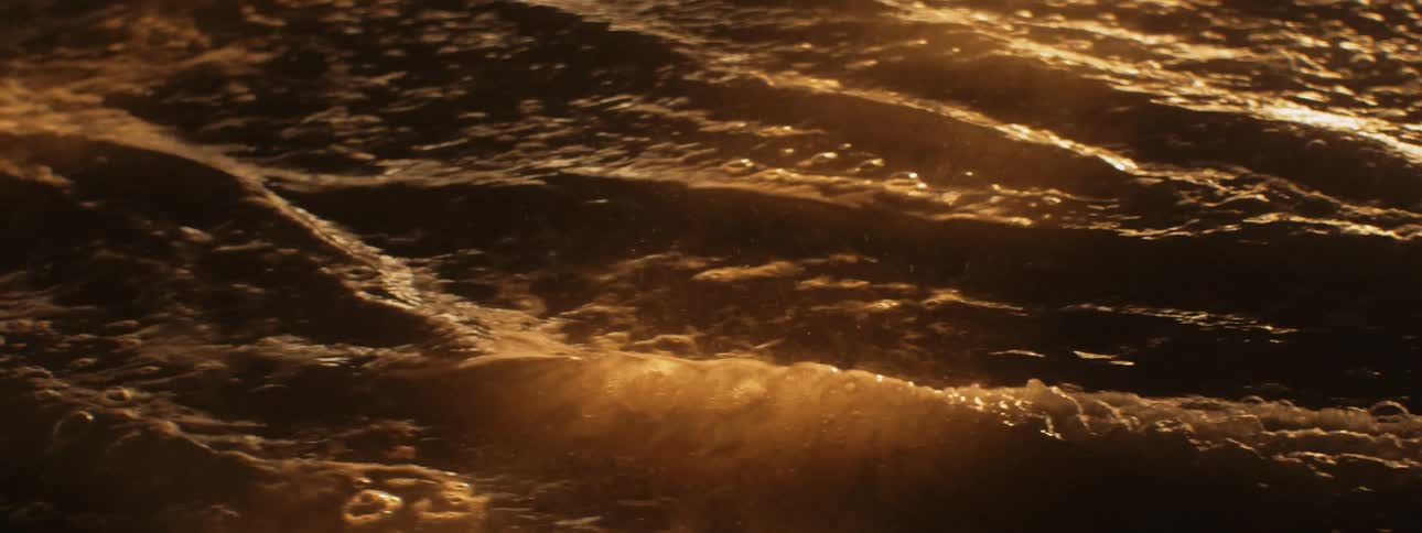 Waves rolling in to the beach