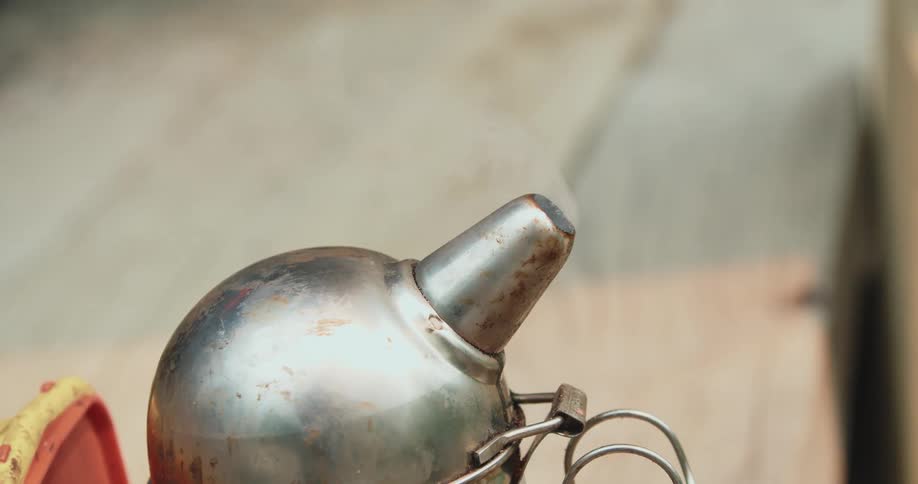 Beekeeping equipment, smoker