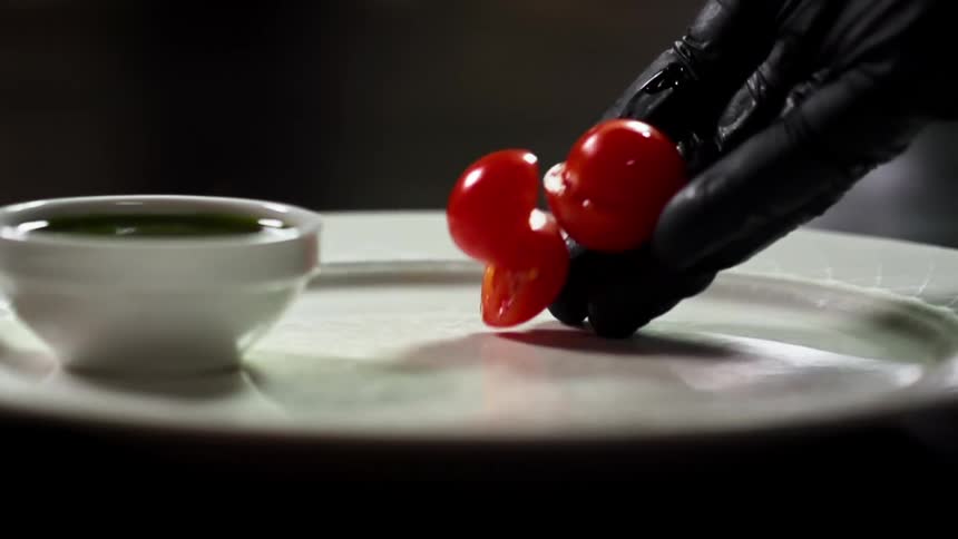 Tomatoes were placed on the plate