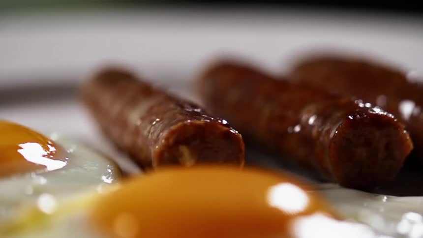 Sausages are placed on the plate