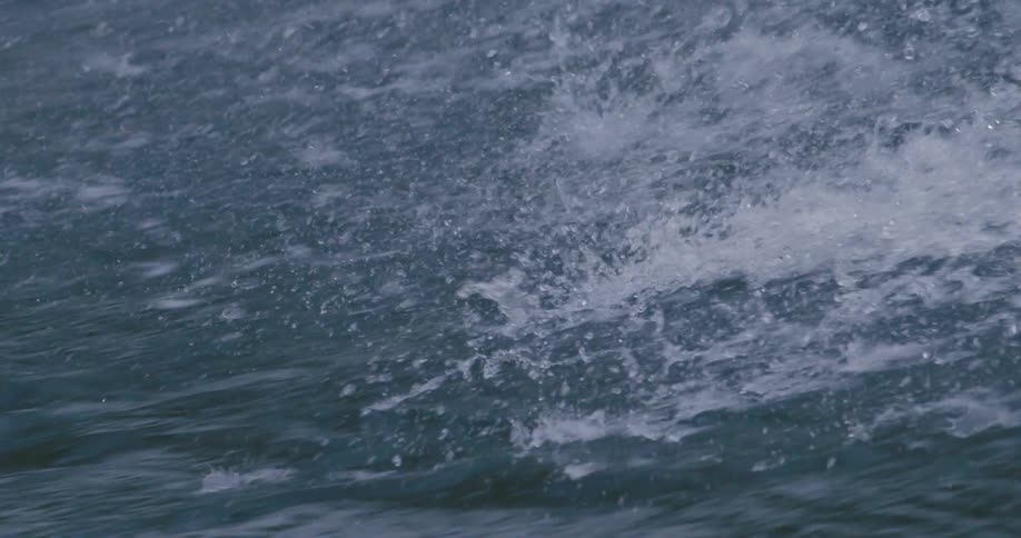 Waves crashing in the ocean