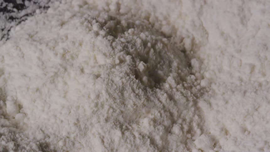 Vibrating white sand