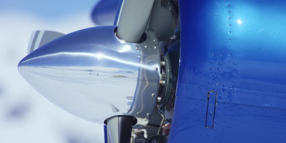 Close up of a propeller on an aircraft