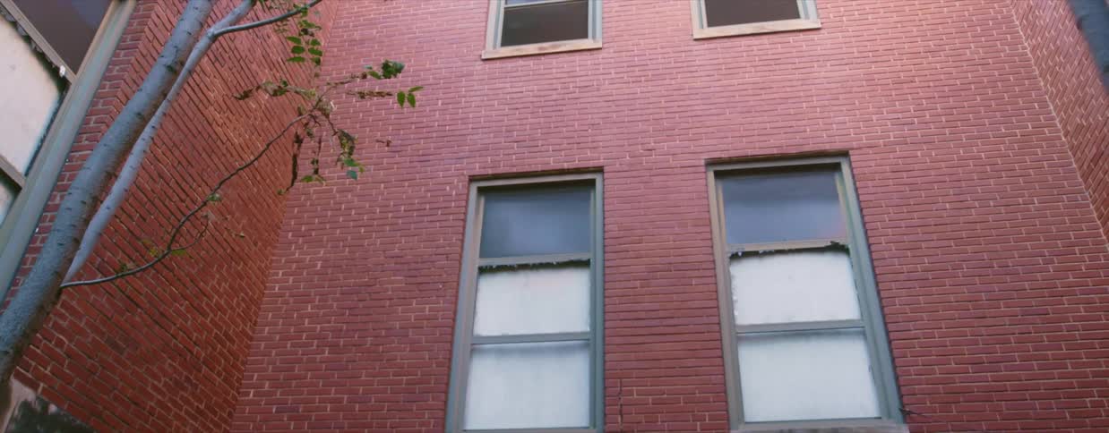 The outside of an apartment building