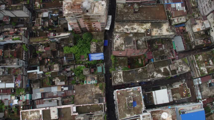 A birds eye view of a slum city