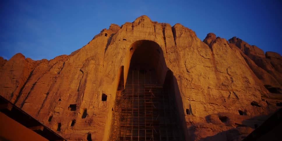 The side of the cavern has a huge doorway