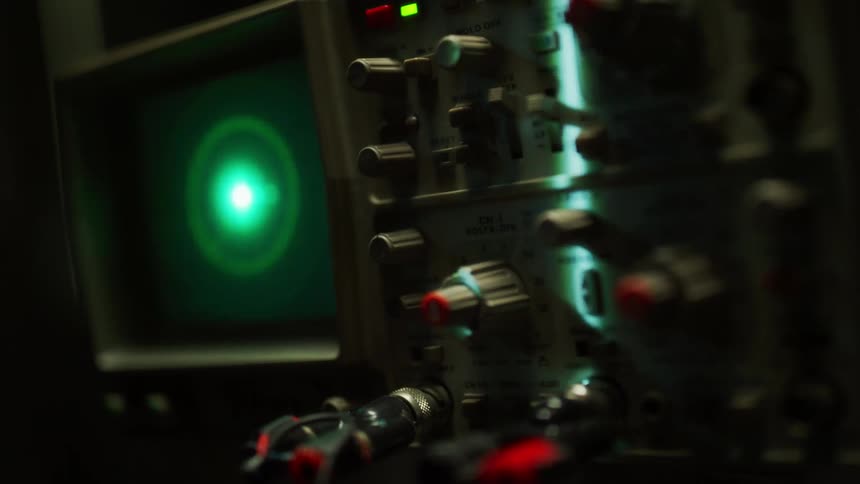 A view of a oscilloscope