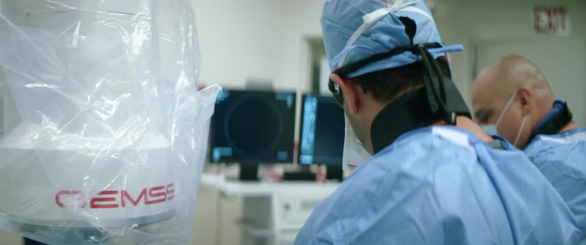 A surgeon is working in the hospital