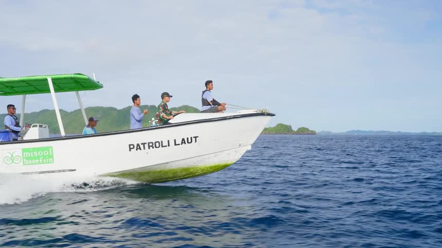 A patrol boat with rangers