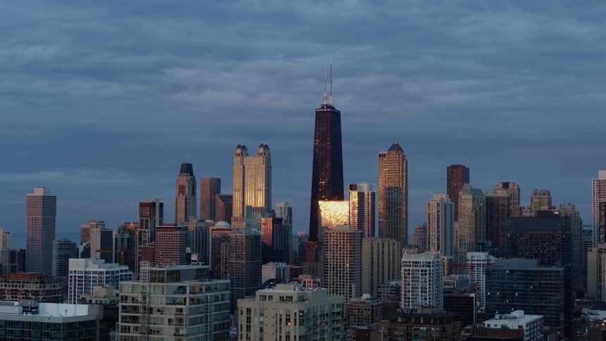 The skyscrapers downtown Chicago during golden hour